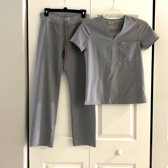 FIGS scrubs, both pieces XS, Top: Catarina, Bottom: Livingston basic - Picture 1 of 1